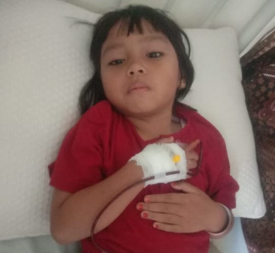 Bantu Ayah Kuli Bangunan Ini Hidupi Anak Idap Thalasemia
