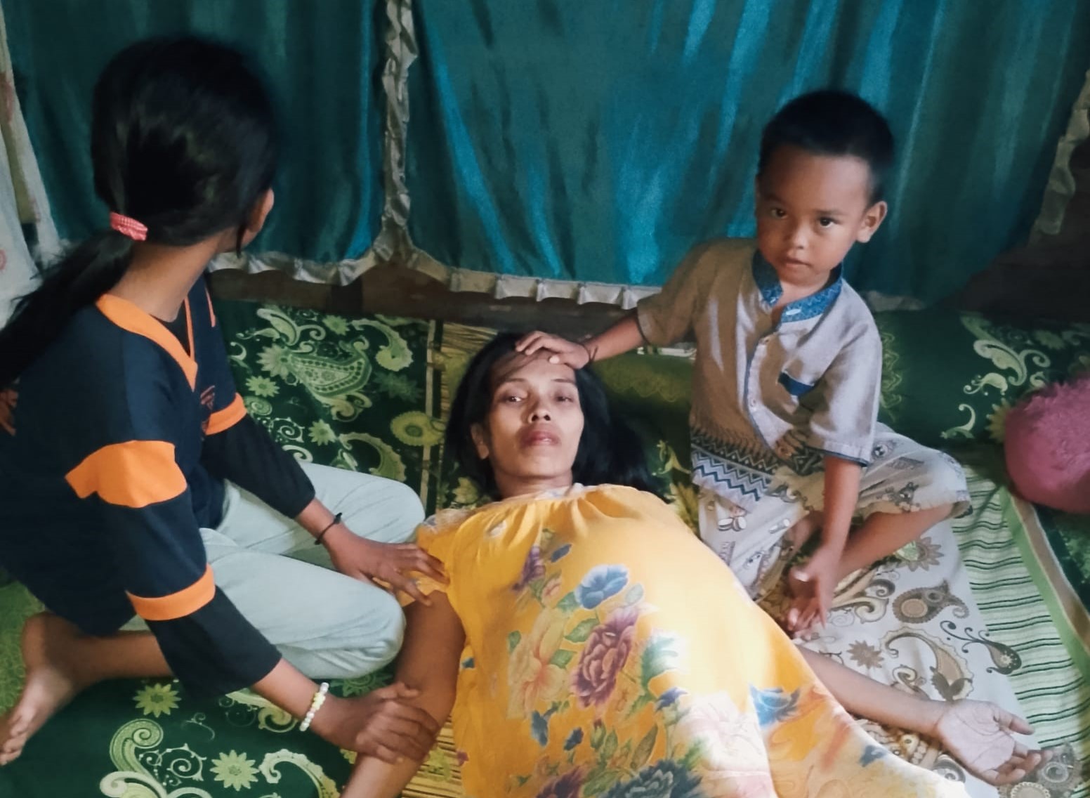 Idap Tumor Perut, Bantu Ibu 2 Anak Ini Bisa Berobat