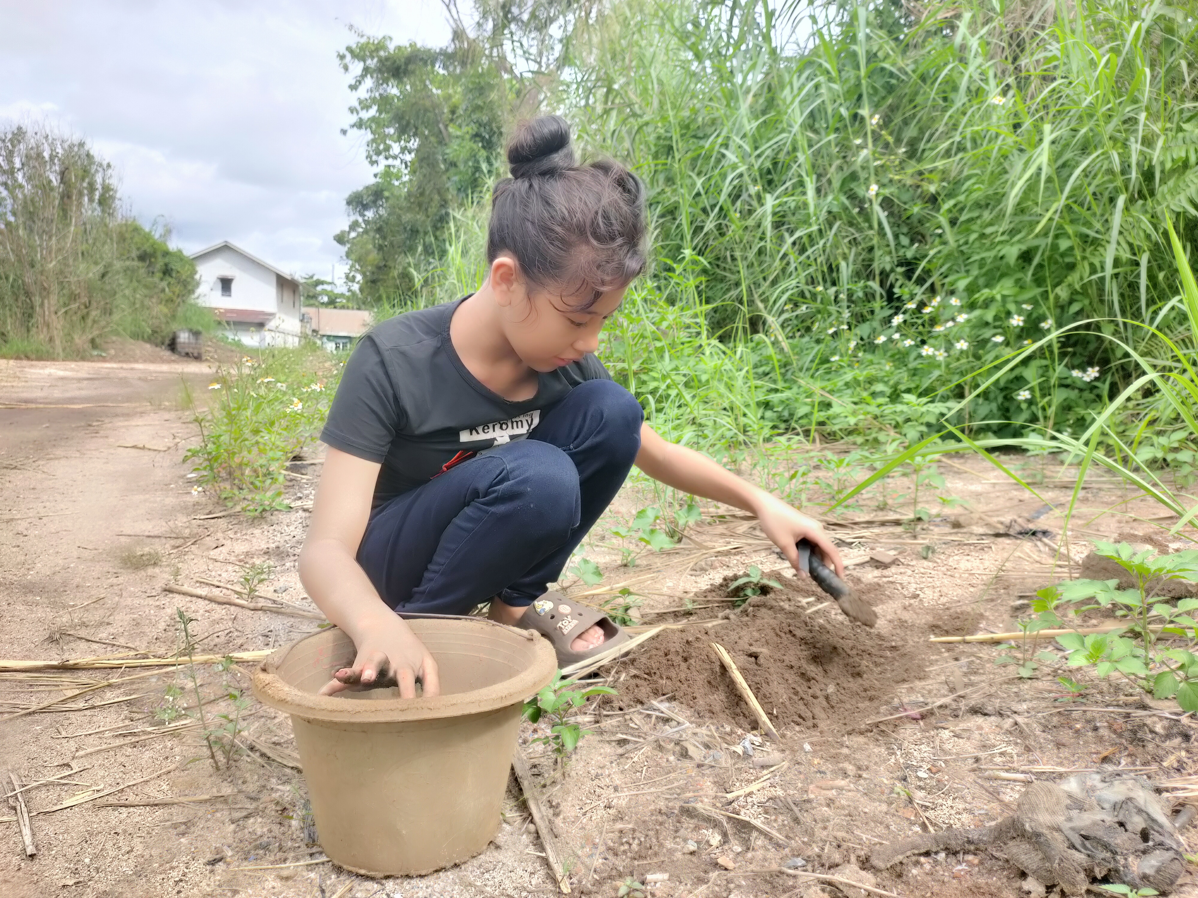Bantu Perjuangan Bintang Demi Bisa Terus Sekolah